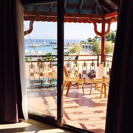 Hotell Comfy With Shared Pool Near