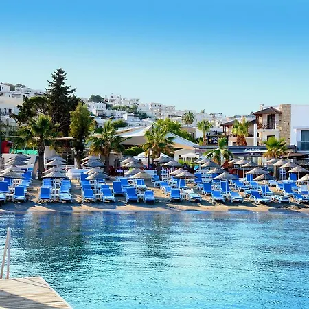 Hotell Comfy With Shared Pool Near 3*