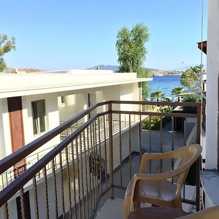 Comfy With Shared Pool Near Hotell Bodrum