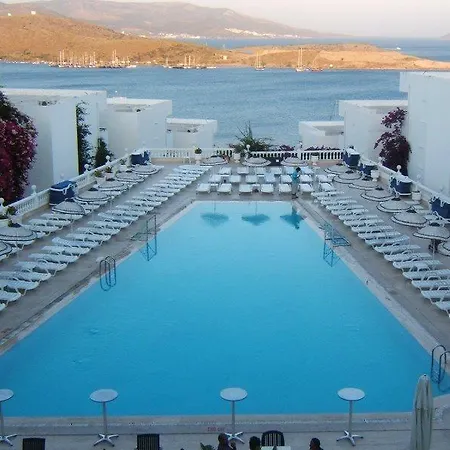 Hotell Comfy With Shared Pool Near 3*