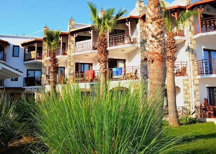 Comfy With Shared Pool Near Αλικαρνασσός