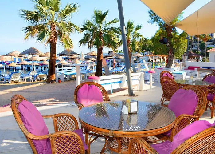 Comfy With Shared Pool Near Ξενοδοχείο Αλικαρνασσός