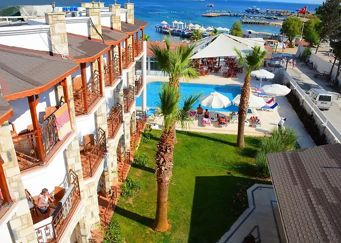 Comfy With Shared Pool Near Ξενοδοχείο