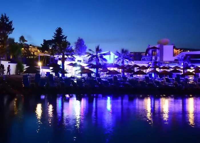 Ξενοδοχείο Comfy With Shared Pool Near