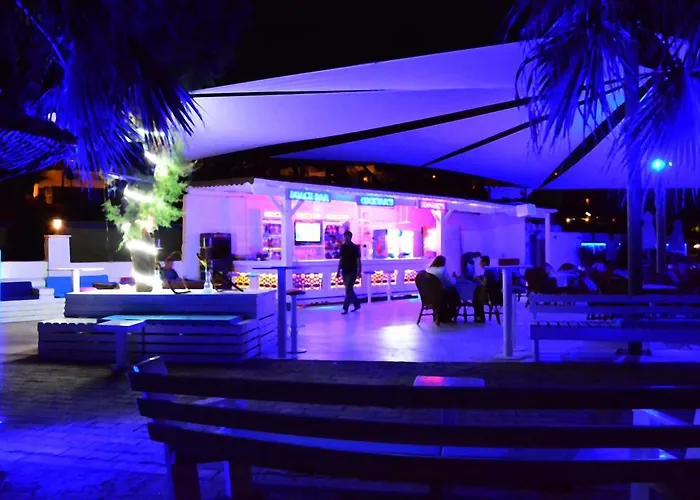 Ξενοδοχείο Comfy With Shared Pool Near