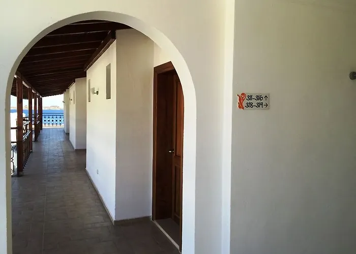 Ξενοδοχείο Comfy With Shared Pool Near