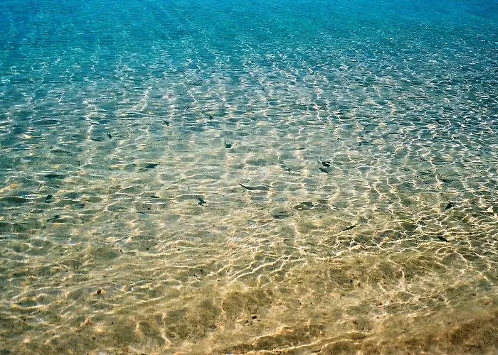 Comfy With Shared Pool Near Ξενοδοχείο 3*