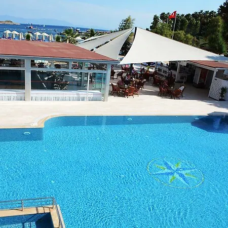 Comfy With Shared Pool Near