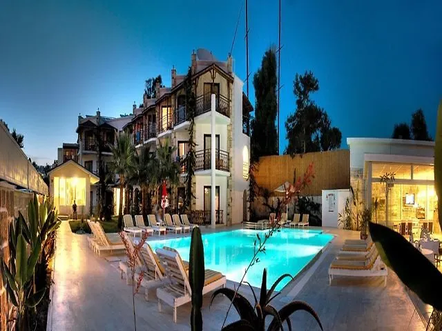 Comfy With Shared Pool Near Hotel Bodrum