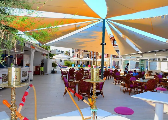 Comfy With Shared Pool Near