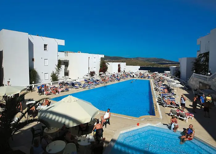 Comfy With Shared Pool Near Hotel
