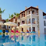 Comfy With Shared Pool Near Hotel