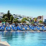 Hotel Comfy With Shared Pool Near 3*