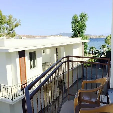 Comfy With Shared Pool Near 3* Αλικαρνασσός