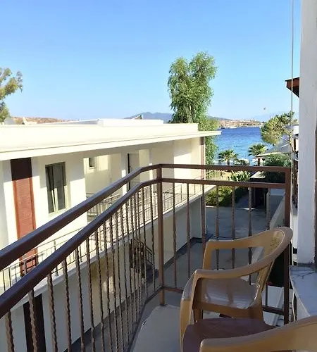 Comfy With Shared Pool Near Szálloda Bodrum