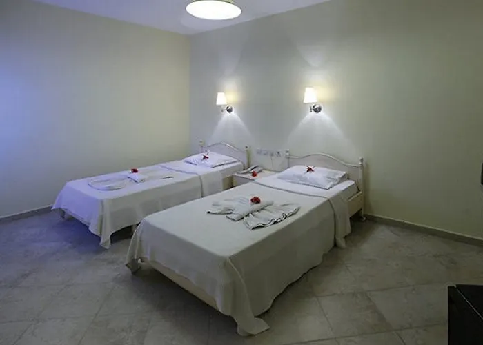 ホテル Comfy With Shared Pool Near