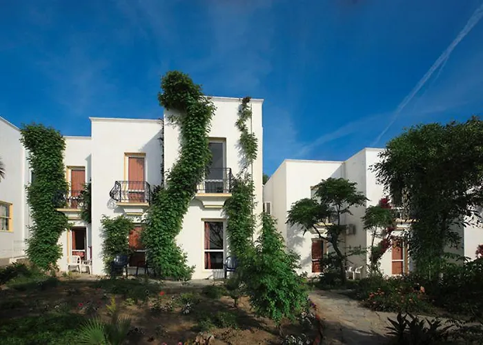 Comfy With Shared Pool Near ボドルム